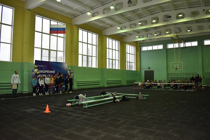 В Кинешме прошли традиционные соревнования по прыжкам в высоту «Покорение Эвереста» фото 9