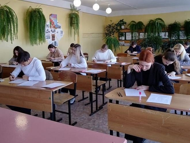 Выпускники 11 классов школ Кинешмы написали итоговое сочинение фото 2