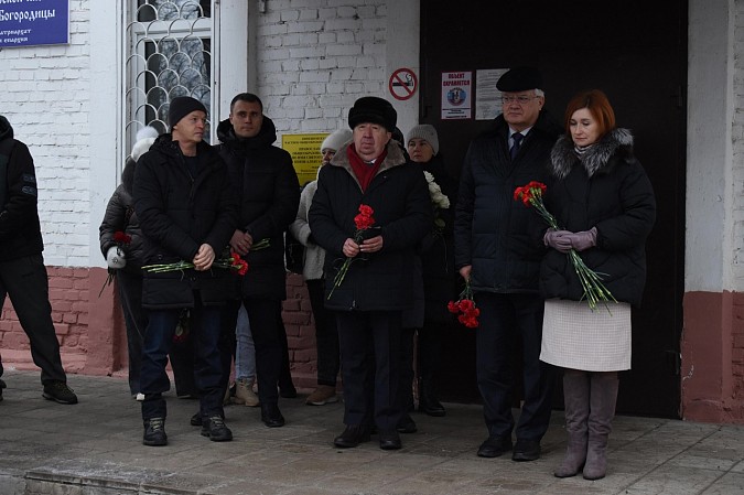 В Кинешме открыли мемориальную доску в честь героя СВО Сергея Кропотова фото 5