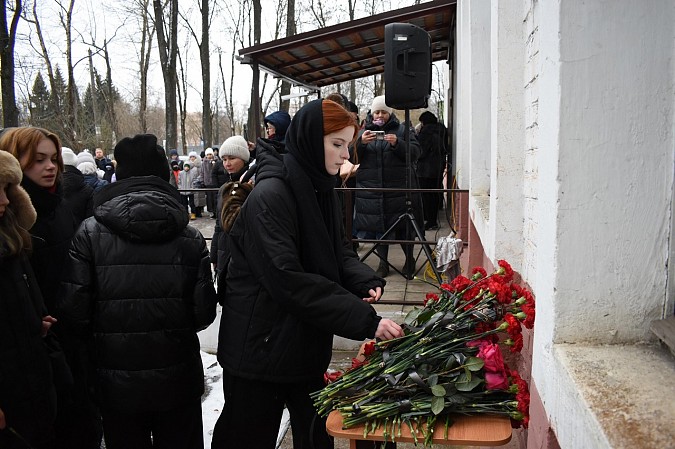 В Кинешме открыли мемориальную доску в честь героя СВО Сергея Кропотова фото 10