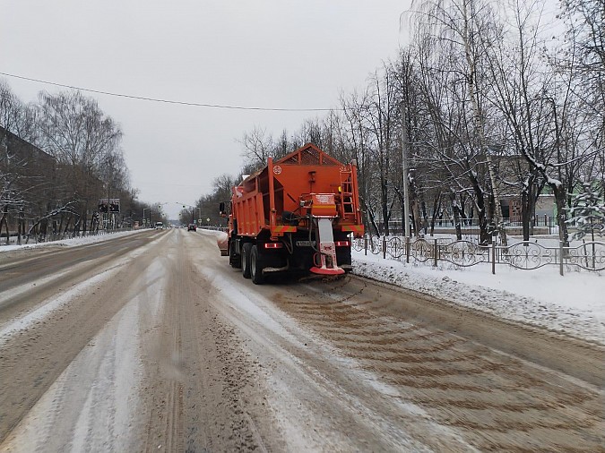 В Ивановской области к уборке дорог от снега привлечено более 220 единиц техники фото 2