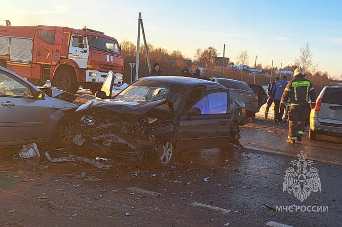 В массовом ДТП в Родниковом районе пострадали 11 человек фото 2