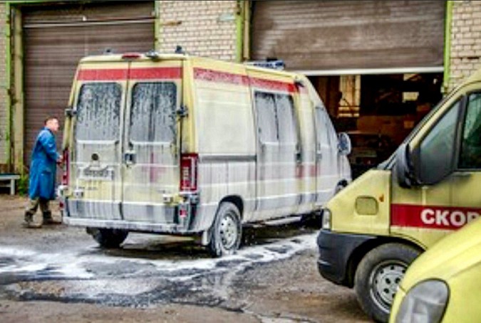 Выгорел весь автопарк санавиации Ивановской областной больницы фото 2