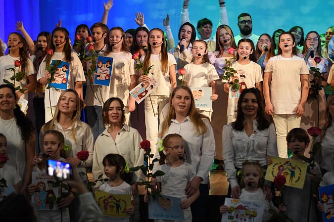 В Кинешме большим и красивым концертом завершили Год Семьи фото 2