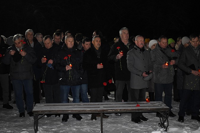 В Кинешме зажгли свечи в память о 45-й годовщине ввода советских войск в Афганистан фото 2