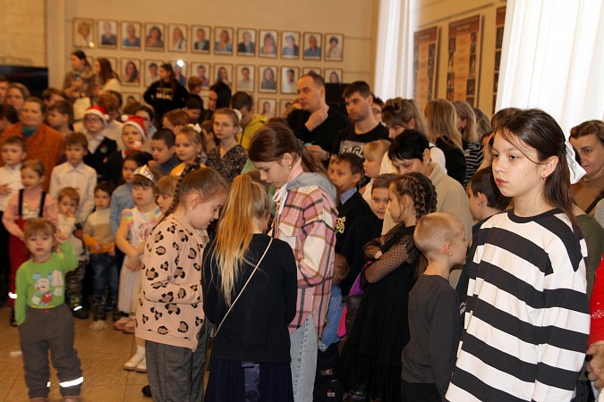 В Кинешемском театре состоялась благотворительная елка фото 2