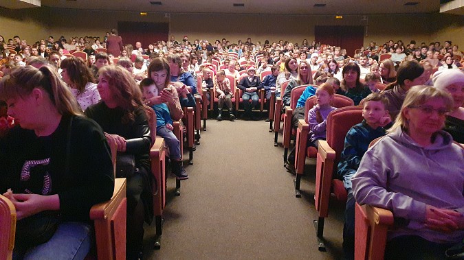 В Кинешемском театре состоялась благотворительная елка фото 26