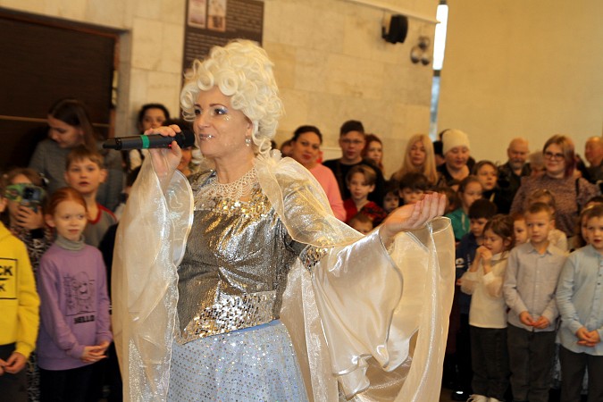 В Кинешемском театре состоялась благотворительная елка фото 5