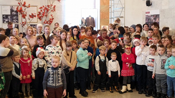 В Кинешемском театре состоялась благотворительная елка фото 14