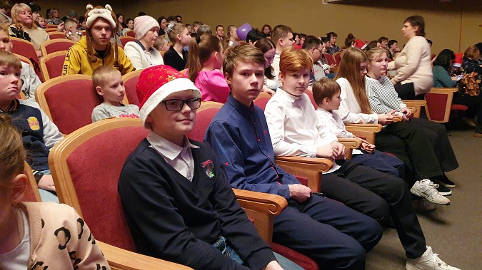 В Кинешемском театре состоялась благотворительная елка фото 24