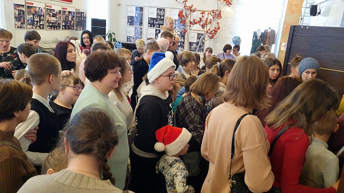 В Кинешемском театре состоялась благотворительная елка фото 20