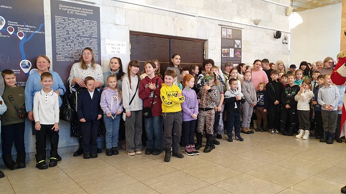 В Кинешемском театре состоялась благотворительная елка фото 13