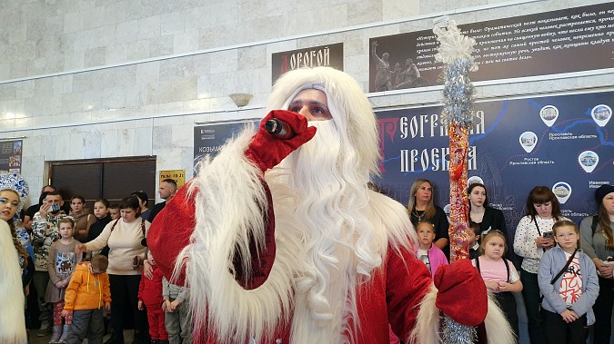 В Кинешемском театре состоялась благотворительная елка фото 17