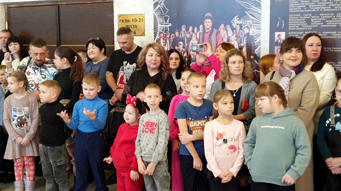 В Кинешемском театре состоялась благотворительная елка фото 15