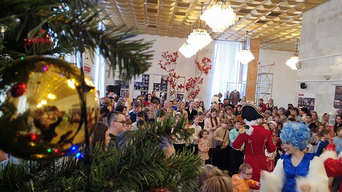 В Кинешемском театре состоялась благотворительная елка фото 18