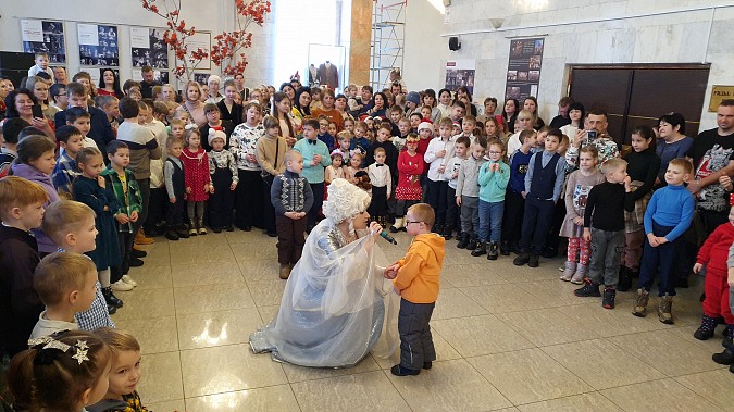 В Кинешемском театре состоялась благотворительная елка фото 11