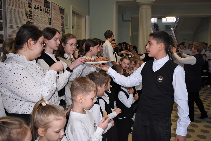 Учащиеся лицея им. Д.А.Фурманова присоединились к Всероссийской акции «Блокадный хлеб» фото 2