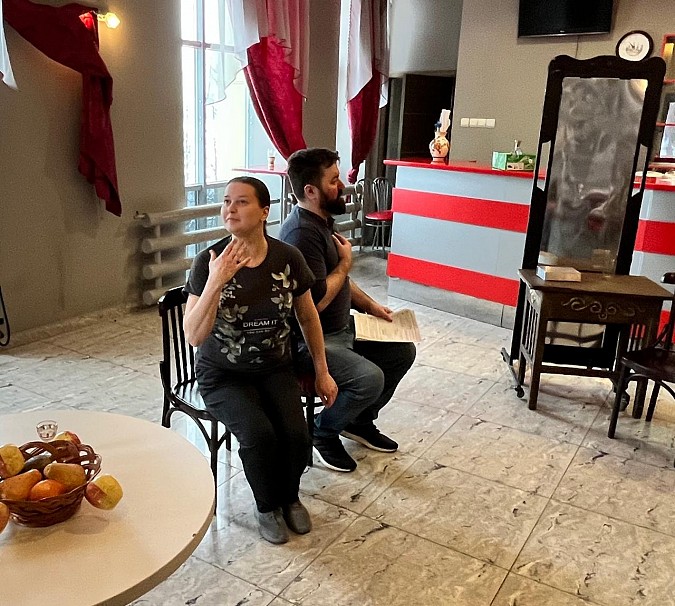 В Кинешемском театре идет работа на спектаклем по пьесе-шутке А.П.Чехова «Предложение» фото 2