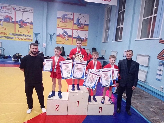 Кинешемцы завоевали медали на Межрегиональном турнире по самбо фото 3
