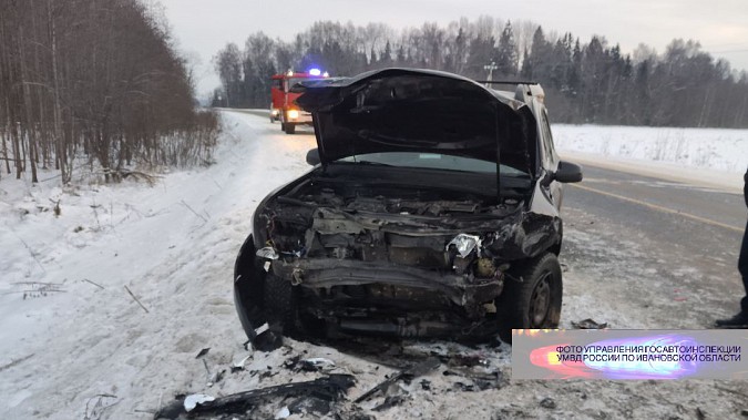 В лобовом столкновении двух иномарок в Родниковском районе погиб мужчина фото 4
