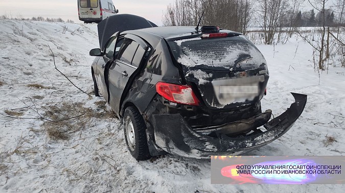 В лобовом столкновении двух иномарок в Родниковском районе погиб мужчина фото 3