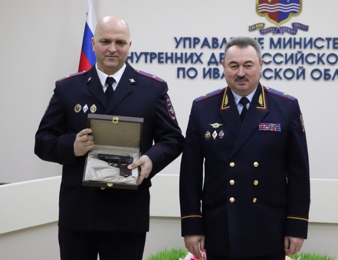 В Управлении МВД России по Ивановской области наградили лучших сотрудников фото 2