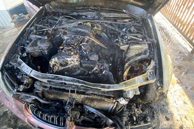 23 февраля в Кинешме на ул.Можайского сгорел «БМВ» фото 3