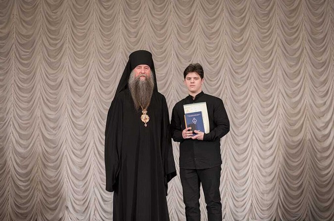 Клирики Кинешемской епархии получили дипломы Московской духовной академии фото 4