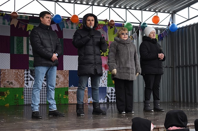 В микрорайонах «Поликор», «ДХЗ» и «Автоагрегат» прошли масленичные гулянья фото 10