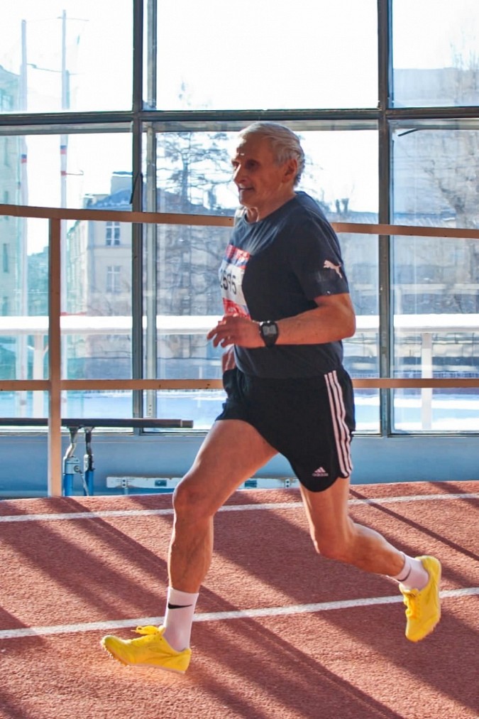 Владимир Тисленко победил на чемпионате Москвы по лёгкой атлетике фото 2