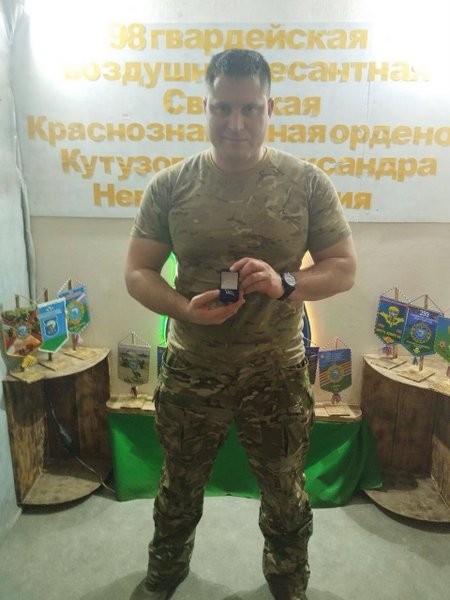 Командиру легендарного 331-го полка ВДВ вручен серебряный знак от Кинешемского Союза десантников фото 3