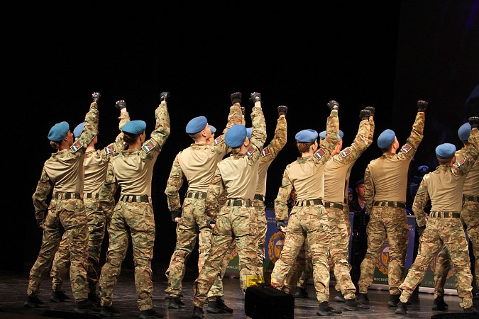 В Кинешме выступил легендарный Ансамбль песни и пляски ВДВ фото 3