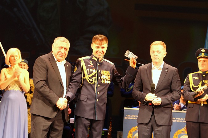 В Кинешме выступил легендарный Ансамбль песни и пляски ВДВ фото 40