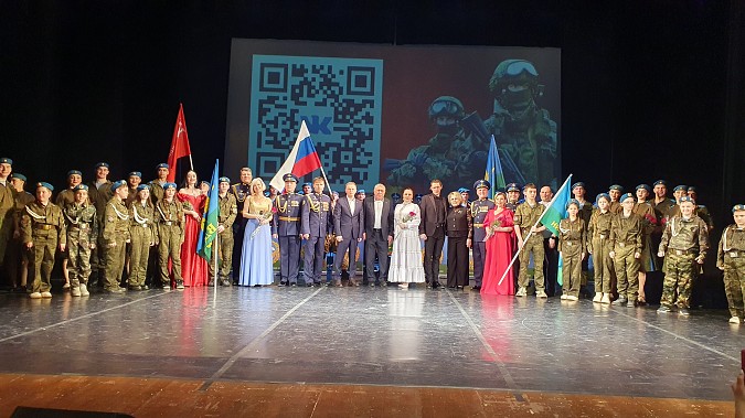 В Кинешме выступил легендарный Ансамбль песни и пляски ВДВ фото 49