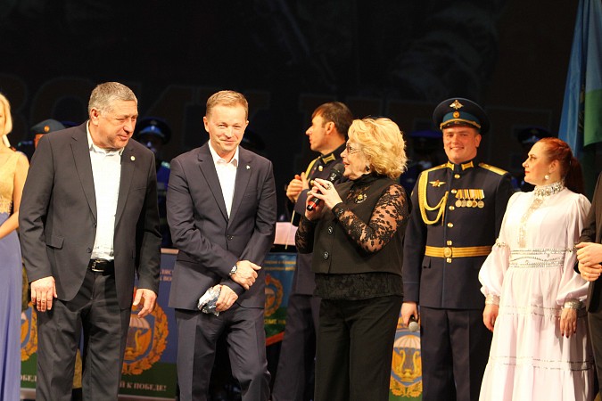 В Кинешме выступил легендарный Ансамбль песни и пляски ВДВ фото 38