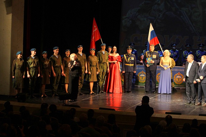 В Кинешме выступил легендарный Ансамбль песни и пляски ВДВ фото 37