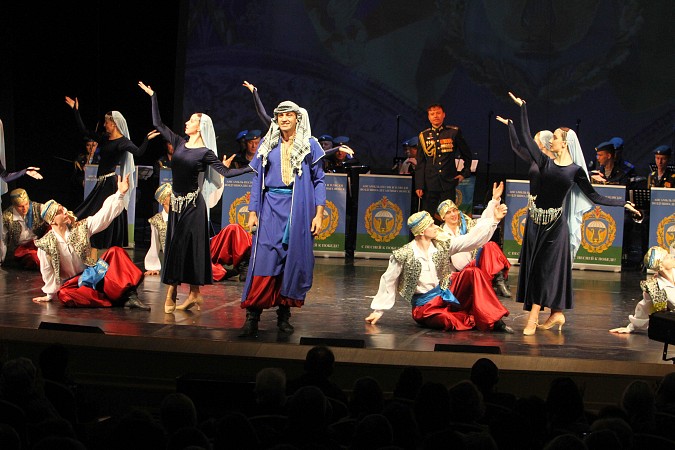 В Кинешме выступил легендарный Ансамбль песни и пляски ВДВ фото 23