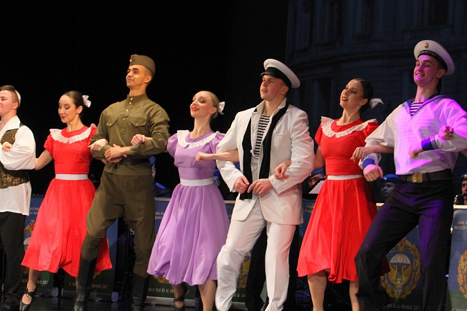 В Кинешме выступил легендарный Ансамбль песни и пляски ВДВ фото 6
