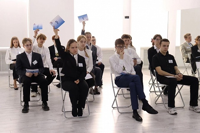 Учащиеся школы №17 прошли в финал гуманитарной олимпиады «Умницы и умники Ивановского края» фото 3
