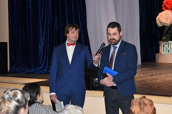 В Кинешме прошел большой праздничный концерт, посвященный 8 Марта фото 11