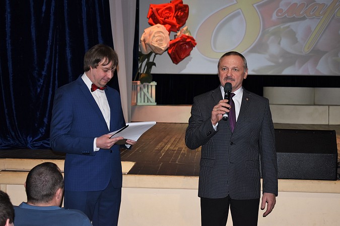 В Кинешме прошел большой праздничный концерт, посвященный 8 Марта фото 13