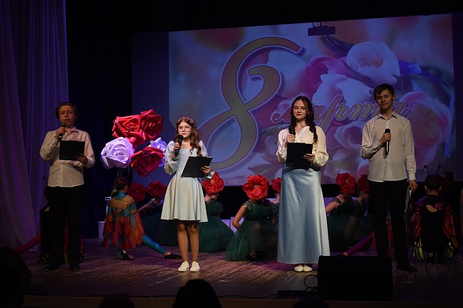 В Кинешме прошел большой праздничный концерт, посвященный 8 Марта фото 26