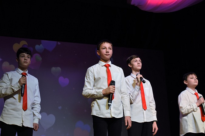 В Кинешме прошел большой праздничный концерт, посвященный 8 Марта фото 23