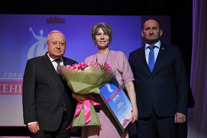 В Кинешме прошел большой праздничный концерт, посвященный 8 Марта фото 8