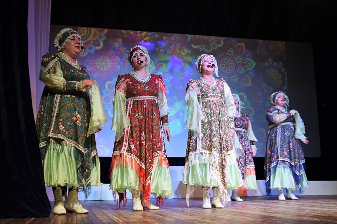 В Кинешме прошел большой праздничный концерт, посвященный 8 Марта фото 2