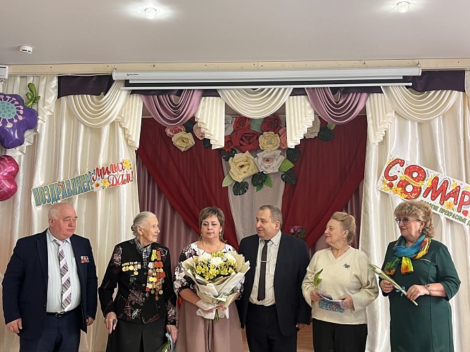 В Кинешемском детском доме состоялся праздничный концерт «Дарите женщинам цветы…» фото 5