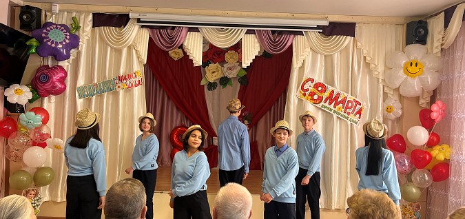 В Кинешемском детском доме состоялся праздничный концерт «Дарите женщинам цветы…» фото 2