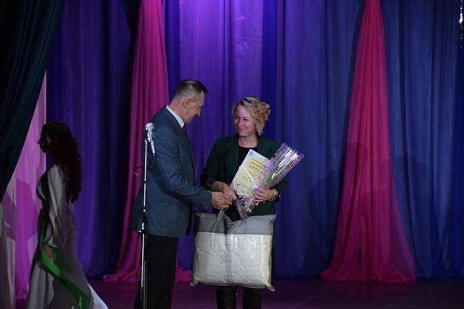 Женщиной года в Наволоках стала фельдшер скорой Наталья Пестова фото 5