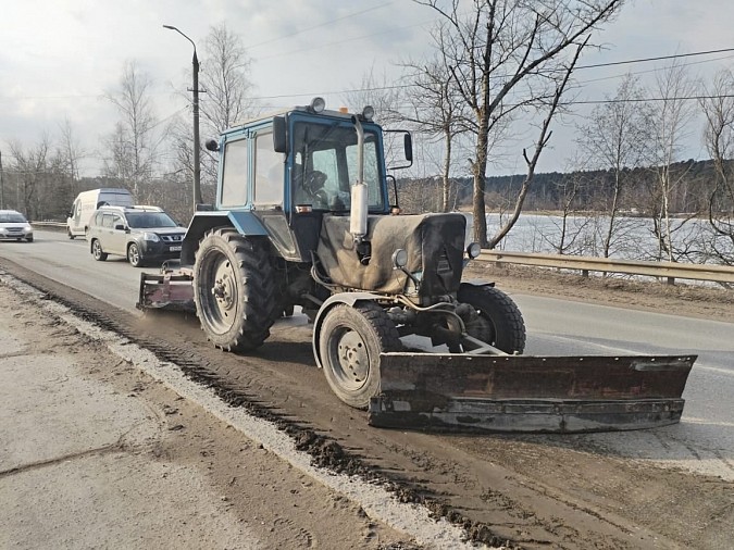 Улицы Кинешмы очищают от смета и песка фото 3
