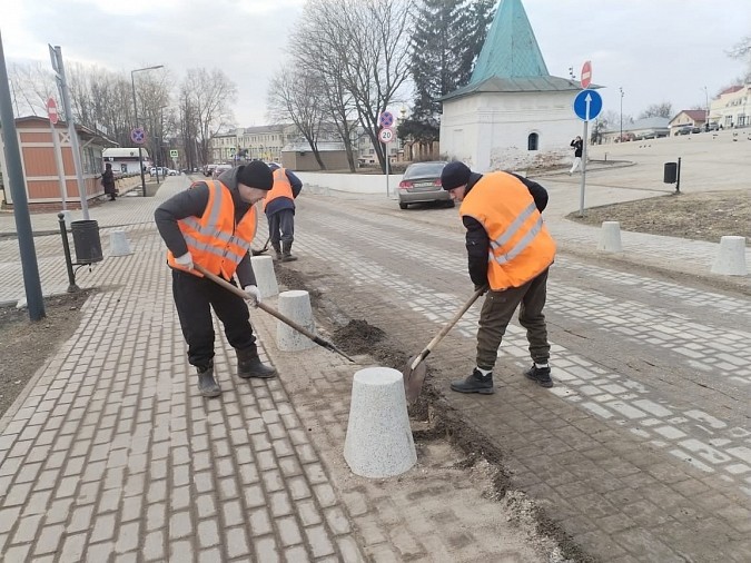 Улицы Кинешмы очищают от смета и песка фото 2